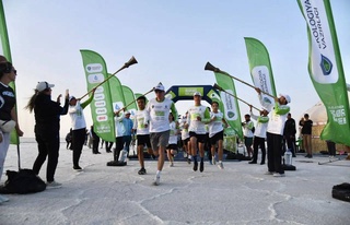 Running through the snow-white desert: the eco-marathon in Barsakelmes has attracted international attention