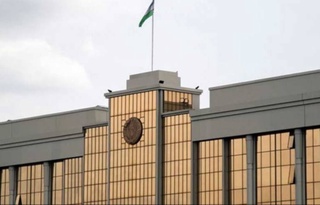 Қонуни конститутсионӣ «Дар бораи Девони Вазирони Ҷумҳурии Ӯзбекистон» қабул шуд