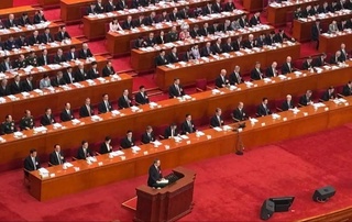 Хитой расмийлар орасида қиммат озиқ-овқат ва спиртли ичимликларни тақиқлайди