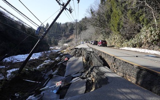 Япония: зилзила туфайли камида 51 киши бедарак йўқолган