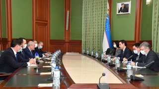 Tashqi ishlar vaziri YXHT DIIHB direktori bilan uchrashdi