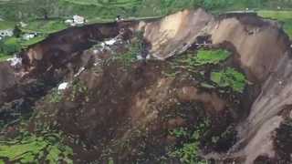 Эквадордаги кўчки оқибатида камида 50 киши ҳалок бўлди