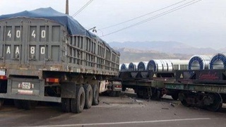 О том, как фура в грузовой поезд врезалась. Комментарий