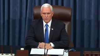 Вице-президент США отказался отстранять Трампа от власти