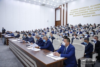 Шавкатжон Абдураззақов: Таълим соҳасига бефарқ бўлиш, сусткашликка йўл қўйишга ҳаққимиз йўқ