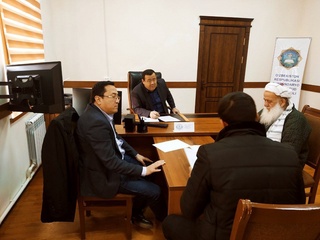 “Spark”, “Nexia 3”, ekskavator olib beraman deb 476 million soʻmni “uxlatgan” firibgarga jinoyat ishi qoʻzgʻatildi