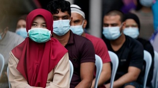 Коронавирусом могли быть инфицированы 10 процентов населения мира, остальные - в опасности