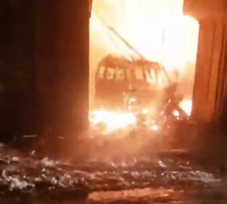 Андижонда хонадонларнинг бирида содир бўлган ёнғинда "Damas" ҳам ёниб кетди