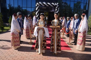 O'zbek kinosi darg'asi Xudoybergan Devonov nomidagi kinoteatr ochildi