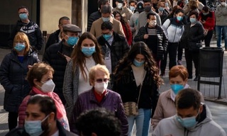 «Омикрон»: Еуропа  тағы да медициналық маскаға өтуде