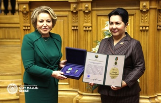 Танзила Нарбаева В.Матвиенкога “Дўстлик” орденини топширди