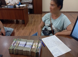 Фарғона шаҳрида яшовчи ота фарзандининг 18 ёшигача тўланадиган алимент пулини олдиндан тўлади