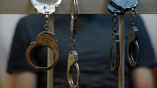 Тошкентда вояга етмаган йўловчи қизга тегажоғлик қилган кондуктор 15 суткага қамалди