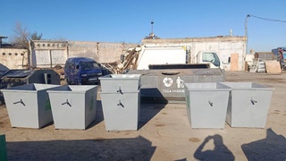 В северные районы Навоийской области доставляются новые мусорные контейнеры