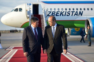 Премьер-министр Узбекистана Абдулла Арипов прибыл в Кыргызстан