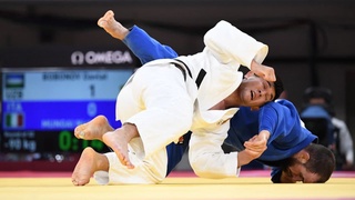 Давлат Бобонов жартылай  финалда тоқтады, бірақ  қола үшін   мүмкіндігі сақталып қалды