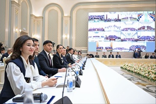 Президент ёшлар эришаётган ютуқларни эътироф этди