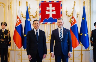 Oʻzbekiston elchisi Slovakiya Prezidentiga ishonch yorligʻini topshirdi