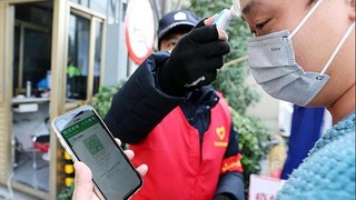 Хитойда смартфонлар учун ишлаб чиқилган QR кодлар COVID-19 тарқалишининг олдини олишга ёрдам бермоқда