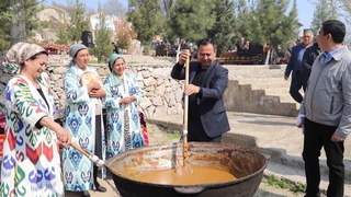 Прокурор Андижанской области принял участие в приготовлении сумаляка