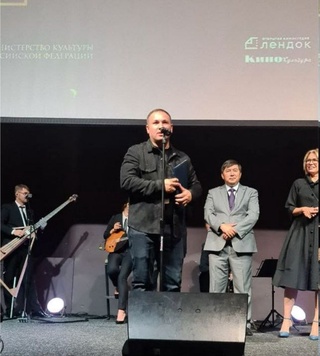 Ўзбек актёри ва актрисаси Санкт Петербургда мукофотланди