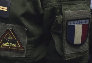 Iroqdagi bazaga uyushtirilgan hujum oqibatida jabrlangan fransuz askarlaridan biri vafot etdi