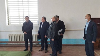 Халқ таълими вазири Хоразм вилоятидаги таъмирга муҳтож мактаб фаолияти билан танишди
