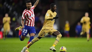 «Барселона» побеждает «Атлетико» и выходит в лидеры Ла лиги