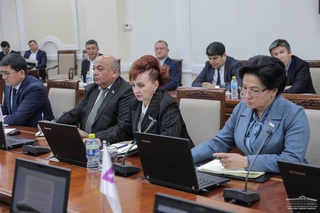 Бала пулы ҳәм материаллық жәрдемлерди бюджеттен қаржыландырыў тәртиби өзгериссиз қалмақта