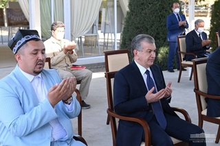 Имом Бухорий мақбараси зиёрат қилинди