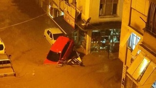 Анталияда сўнгги 50 йил ичида энг кучли сув тошқини