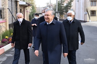 Президент бо шароити маҳалла шинос шуд