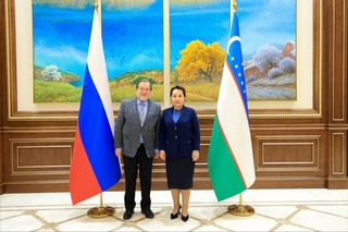 Дар Сенат бо сафири Федератсияи Русия дар Ӯзбекистон дурнамои ҳамкориҳои дуҷониба баррасӣ шуд