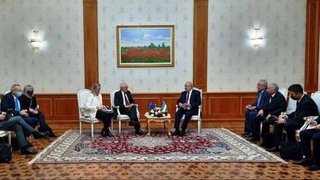 Глава МИД Узбекистана в Душанбе провел двусторонние переговоры с вице-президентом Еврокомиссии и Еврокомиссаром