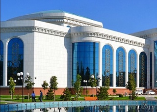 Энди Миллий кутубхона кечаю кундуз ишлайди