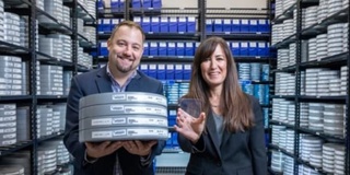 Microsoft жаңа түрдегі мәліметтерді сақтау пластинкасын жасады