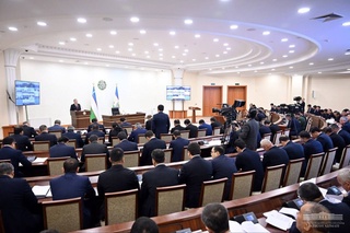 Вазирлик ва идора раҳбарларининг ҳисоботи ҳар ҳафтада Ҳукумат раёсатида, ҳар чоракда эса Олий Мажлисда кўриб чиқилади
