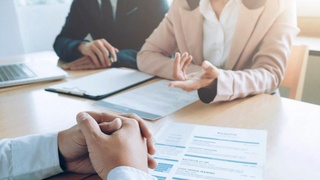 Оплата услуг по трудоустройству за рубежом осуществляется за счет средств работодателя