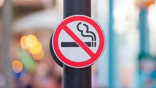 Курение в людных местах запретили во Франции