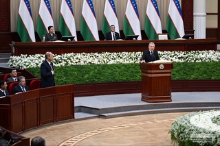 Shavkat Mirziyoyev Oʻzbekiston Bosh vaziri lavozimiga Abdulla Aripov nomzodini koʻrsatdi