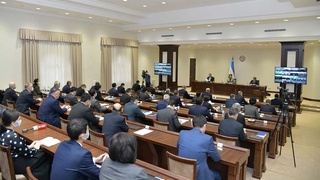 Двенадцатое пленарное заседание Сената Олий Мажлиса Республики Узбекистан начало свою работу