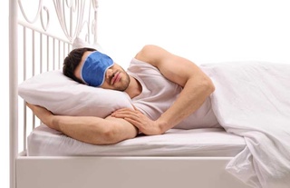 Дам олиш куни кўпроқ ухлашнинг саломатликка фойдаси маълум қилинди