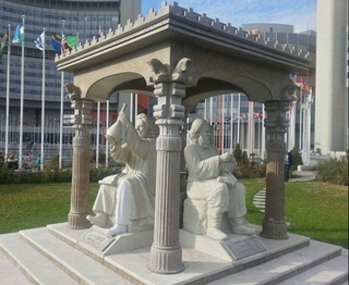 Тўрт буюк алломанинг ҳайкали муҳокамалар ва эътирофларга сабаб бўлди