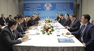 Uzbekistan and Kazakhstan discussed increasing the volume of transit cargo transportation and the development of international transport corridors