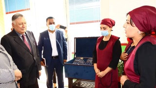 Рабочая поездка для поддержки населения Навоийской области