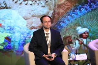 Танга топиб олган одамлар уни сотиб юбормай, давлатга топшириб, мукофот олишни билиши керак