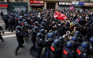 Дар Фаронса беш аз 300 нафар намоишгар дастгир шуданд