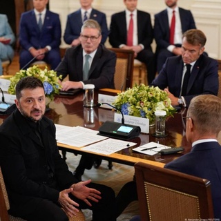 Bloomberg: Ukraina tinchlik uchun Rossiyaga qarshi sanksiyalarni bekor qilishga rozi