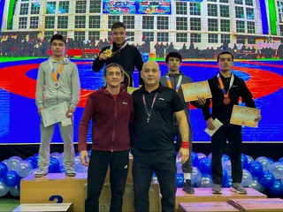 В Андижане проходит чемпионат Узбекистана по греко-римской борьбе