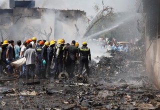 Полиция заявила о гибели всех пассажиров разбившегося самолета Air India